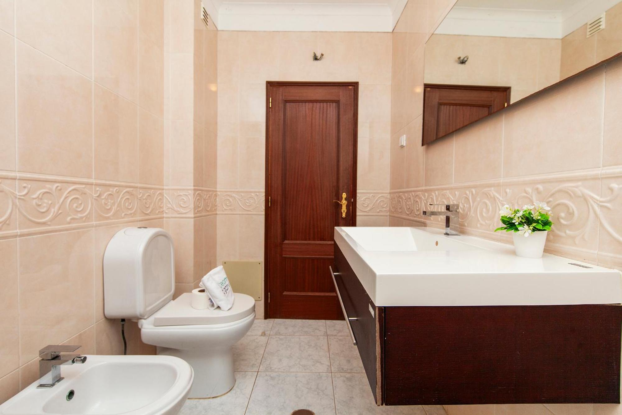 B37 - City Central Door Apartment Лагос Екстериор снимка